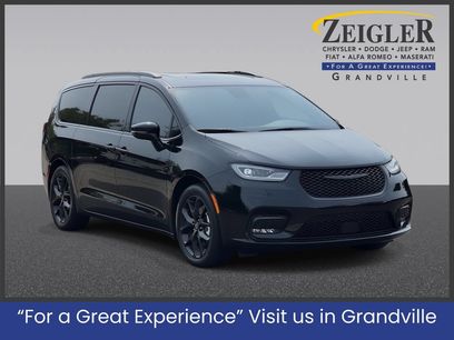 Certified 2025 Chrysler Pacifica Limited