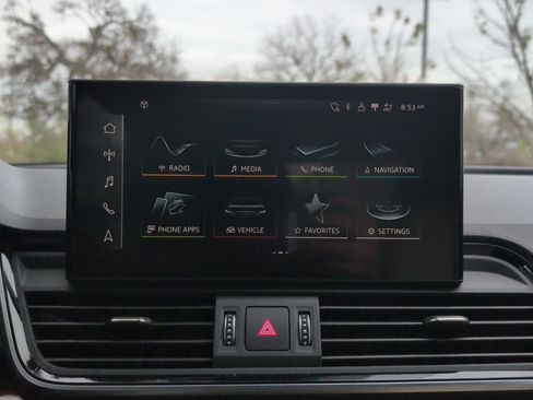 Used 2021 Audi Q5 Premium image 11