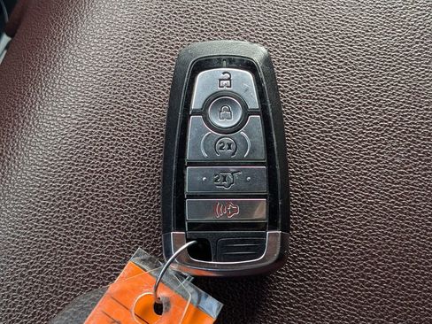 Used 2024 Ford Expedition Limited image 32