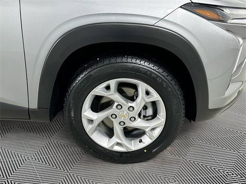 Used 2024 Chevrolet Trax LS w/ LS Convenience Package image 24