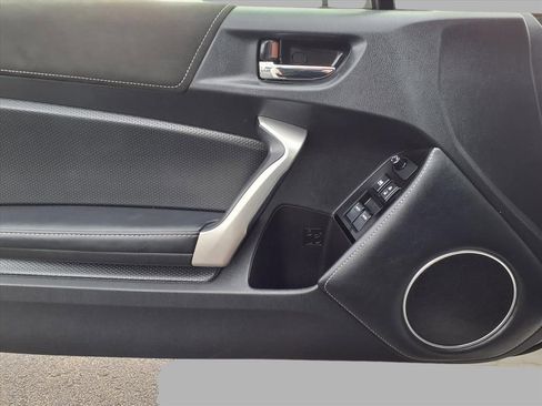 Used 2018 Toyota 86 image 21