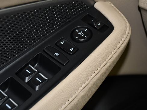 Certified 2025 Acura MDX SH-AWD image 33