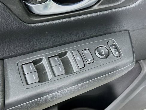 Used 2023 Honda CR-V LX image 18