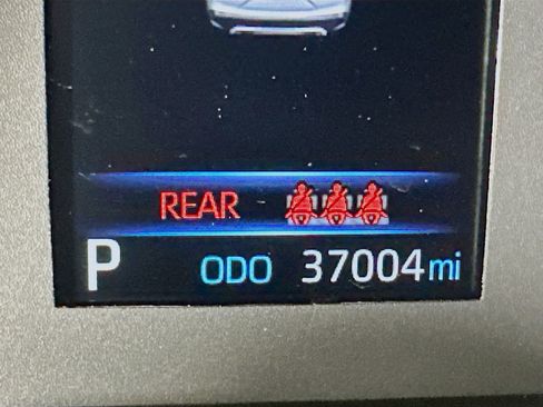 Used 2025 Toyota Corolla Cross LE image 19