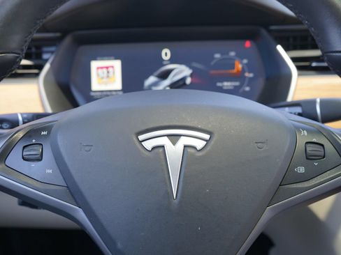 Used 2018 Tesla Model X 75D AWD/4WD image 22