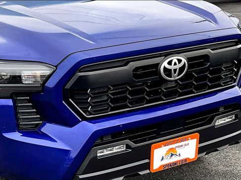 Used 2025 Toyota Tacoma TRD Off-Road image 33