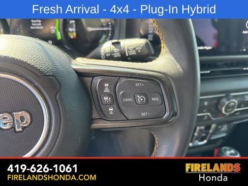 Used 2024 Jeep Wrangler Unlimited w/ Convenience Group AWD/4WD image 22