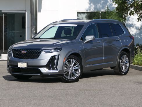 Certified 2025 Cadillac XT6 Premium Luxury FWD image 1