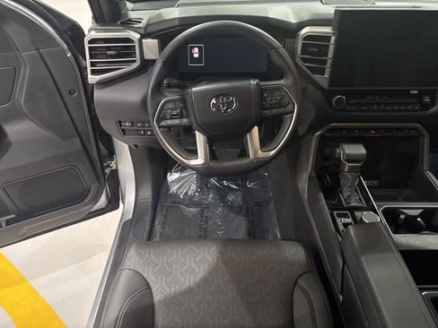 Used 2025 Toyota Tundra Limited image 21