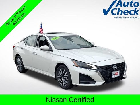Certified 2023 Nissan Altima 2.5 SV w/ SV Premium Package AWD/4WD image 2