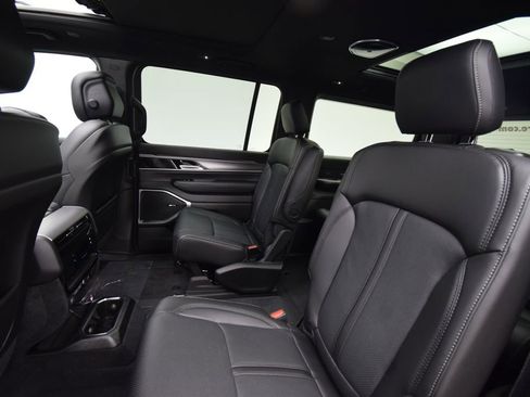 New 2026 Jeep Grand Wagoneer 4WD image 37