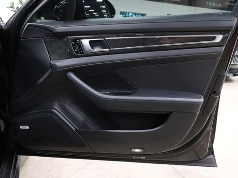 Used 2017 Porsche Panamera 4S image 28
