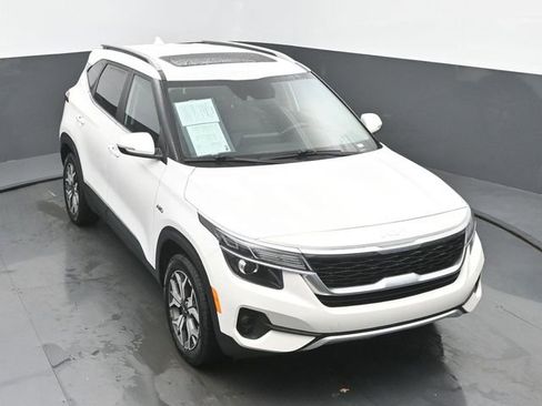 Used 2022 Kia Seltos EX image 45