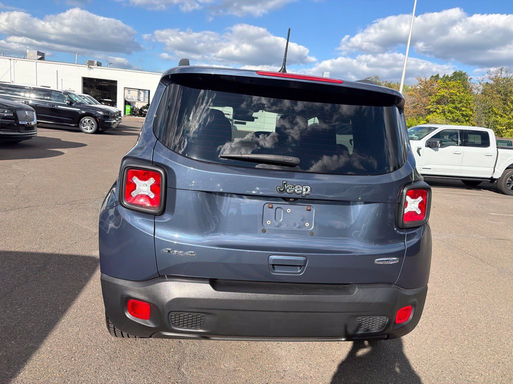 Used 2020 Jeep Renegade Latitude w/ Cold Weather Group AWD/4WD image 5