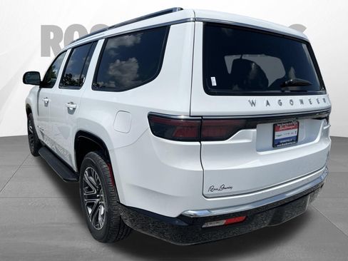 Used 2024 Jeep Wagoneer Series II w/ Flexible Seating Group RWD image 6