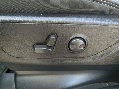 Used 2022 RAM 1500 Big Horn AWD/4WD image 12