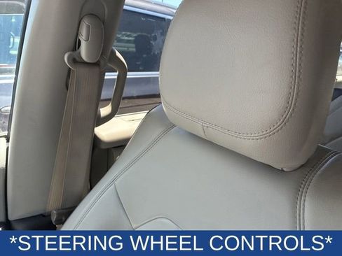 Used 2017 Chrysler Pacifica Touring-L FWD image 12