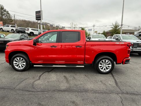 Used 2023 Chevrolet Silverado 1500 Custom image 2