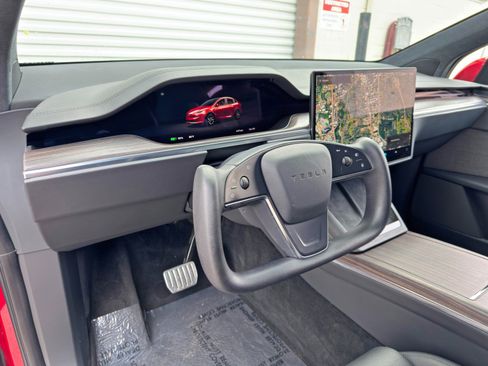 Used 2023 Tesla Model X AWD/4WD image 13