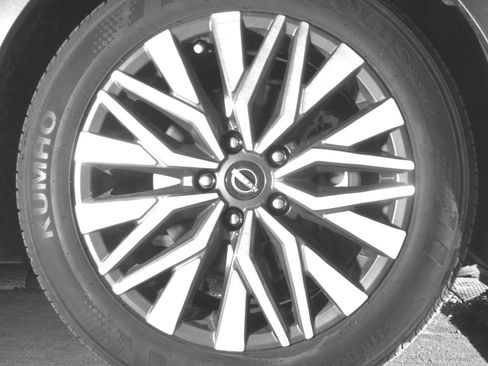 Used 2025 Nissan Altima 2.5 SV FWD image 16