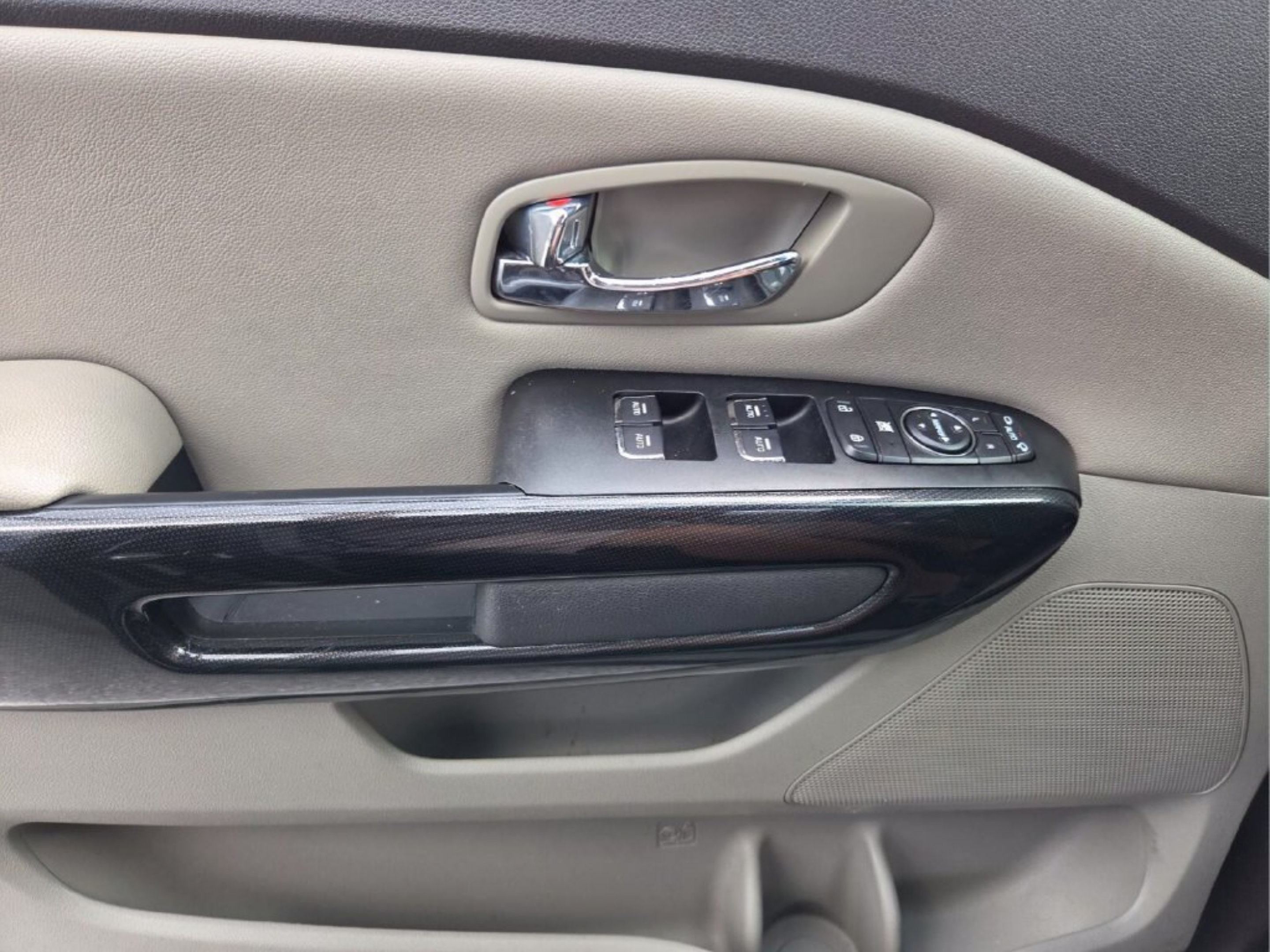 Used 2017 Kia Sedona EX FWD image 19