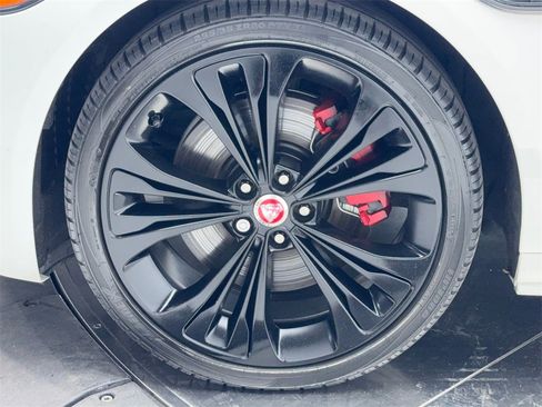 Used 2022 Jaguar XF R-Dynamic SE image 56