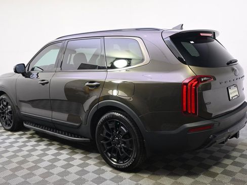 Used 2021 Kia Telluride SX w/ SX Prestige Package AWD/4WD image 3