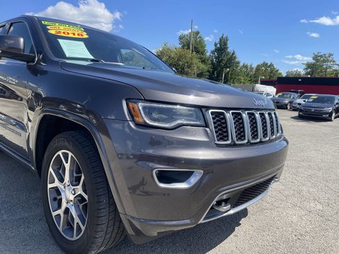 Used 2018 Jeep Grand Cherokee Limited image 10