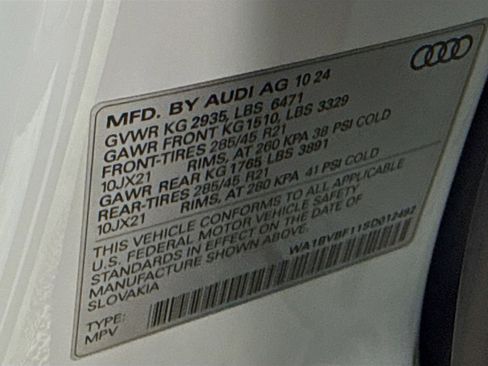 Certified 2025 Audi Q8 Premium Plus w/ Premium Plus Package image 33