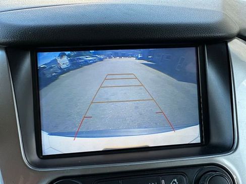 Used 2019 Chevrolet Suburban LT image 20