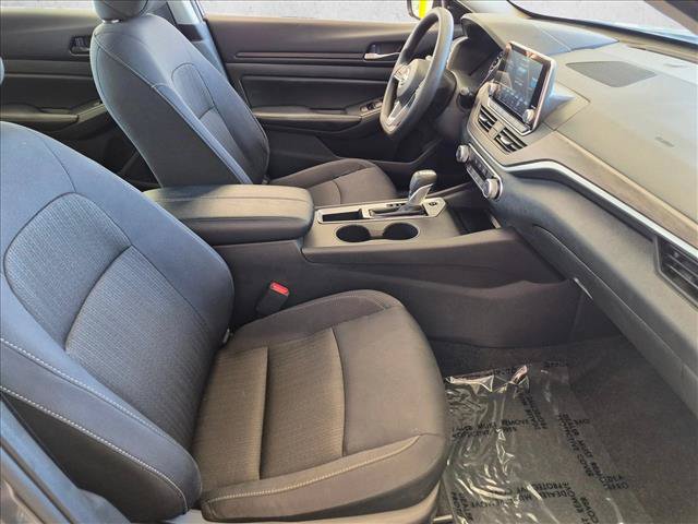 Used 2025 Nissan Altima 2.5 SV FWD image 26