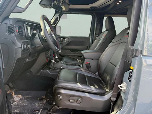 Used 2024 Jeep Wrangler Rubicon AWD/4WD image 9
