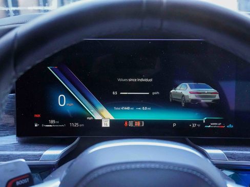 Certified 2023 BMW 760i xDrive w/ Executive Package image 19