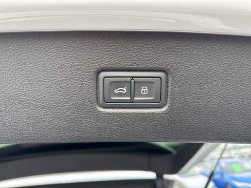 Used 2025 Audi Q7 3.0T Premium Plus image 16