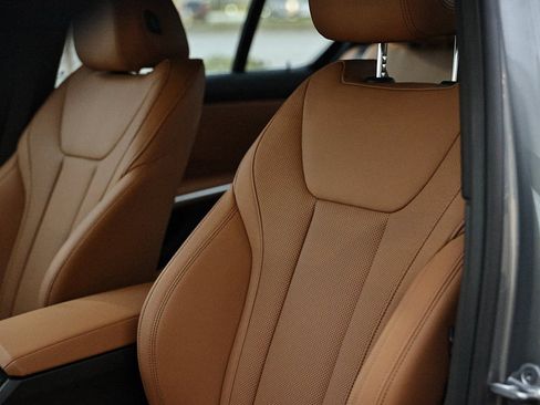 New 2026 BMW 330i Sedan w/ Premium Package image 21