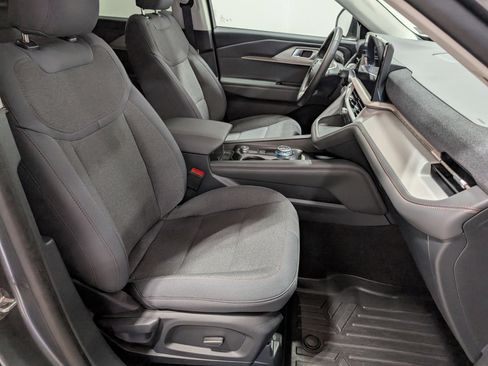 Used 2025 Ford Explorer Active image 21