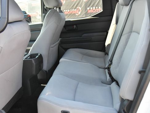 Used 2024 Toyota Tacoma SR5 AWD/4WD image 37