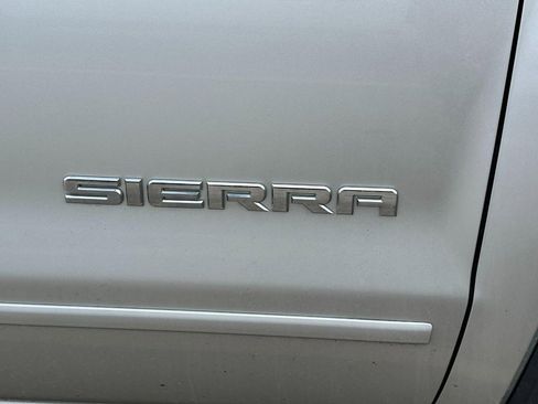 Used 2015 GMC Sierra 1500 SLE w/ SLE Value Package image 4