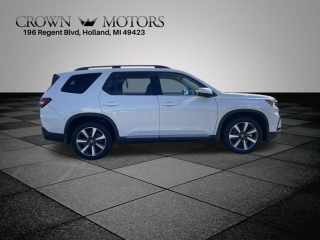 Used 2023 Honda Pilot Touring image 14