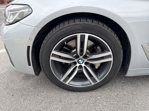 Used 2021 BMW 530i xDrive w/ Premium Package AWD/4WD image 11