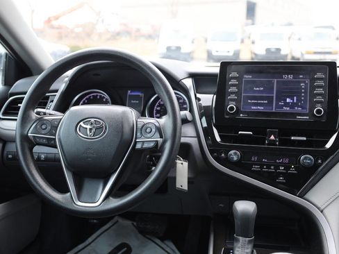 Used 2022 Toyota Camry LE image 22