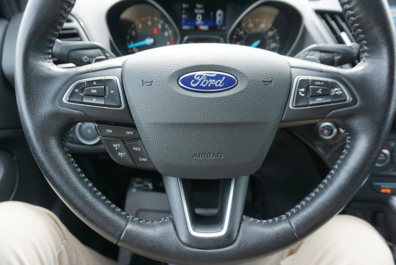 Used 2017 Ford Escape Titanium AWD/4WD image 17