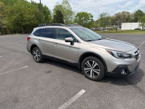 Used 2018 Subaru Outback 2.5i Limited AWD/4WD image 5