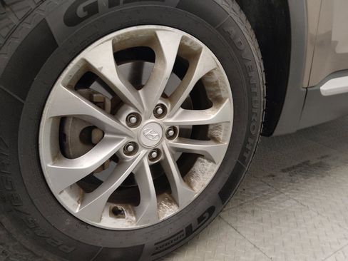 Used 2020 Hyundai Santa Fe SE FWD image 31