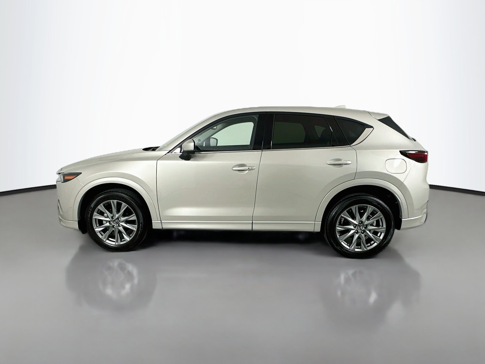 Used 2025 MAZDA CX-5 AWD 2.5 S w/ Premium Plus Pkg image 4