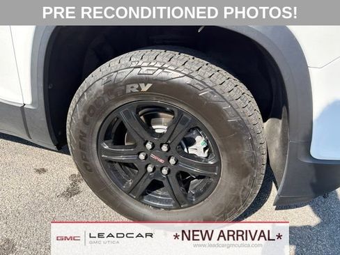 Used 2023 GMC Acadia AT4 w/ Technology Package AWD/4WD image 9