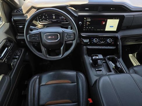 Used 2024 GMC Sierra 1500 AT4 w/ Technology Package AWD/4WD image 14