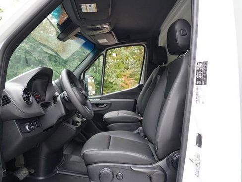 Used 2023 Mercedes-Benz Sprinter 3500 image 6