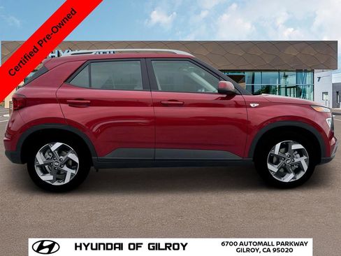 Used 2025 Hyundai Venue SEL image 11
