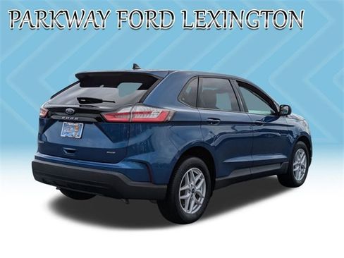 Used 2022 Ford Edge SE image 5